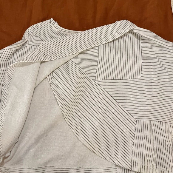 Anthropologie sweatshirt with embroidered pocket - Picture 5 of 6